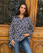 Raquel · Camisa oversize asimétrica marino