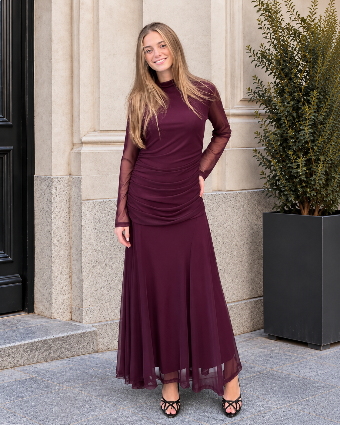 Vestido largo de cuello alto ciruela