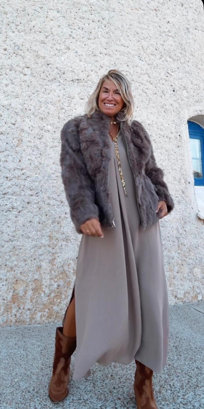 Vestido caftán midi taupe