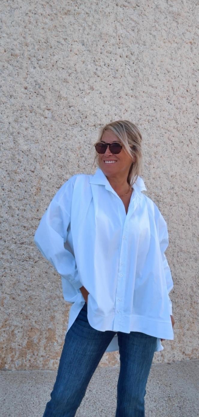 Raquel · Camisa oversize asimétrica blanca