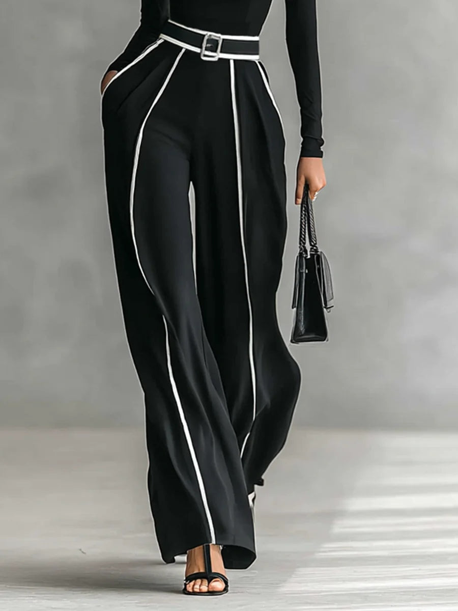Conjunto de cuello alto con ribetes blancos y pantalón ancho