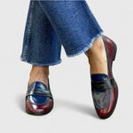 Mocasines bicolor en contraste