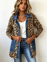 Chaqueta larga de leopardo con vaquero