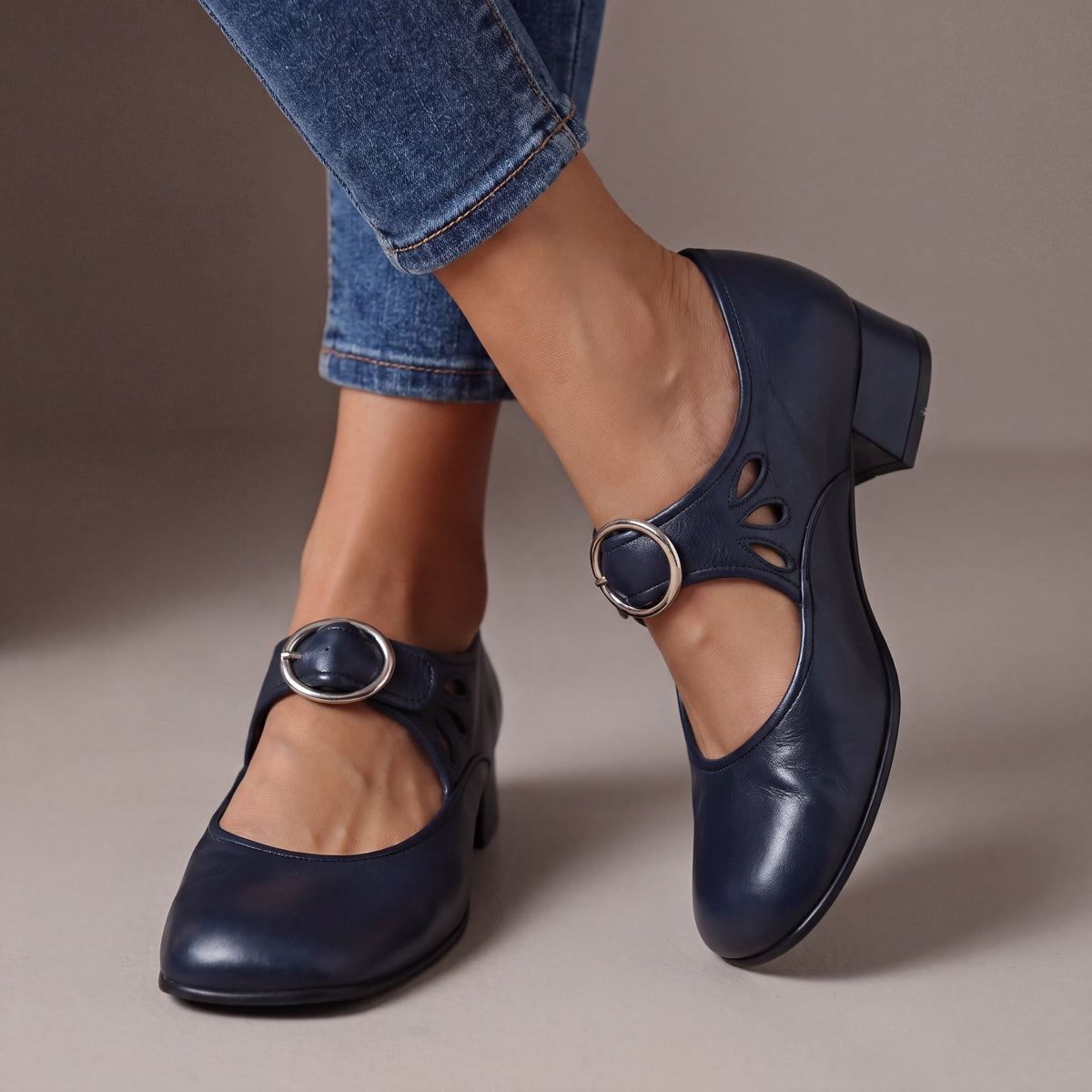 Zapatos de salón con tira al tobillo